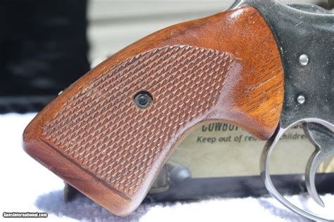 4% or Best Offer +$5. . Colt 38 detective special grips